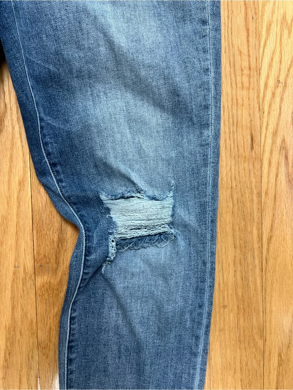 Judy Blue Los Angeles Distressed Boyfriend Jeans